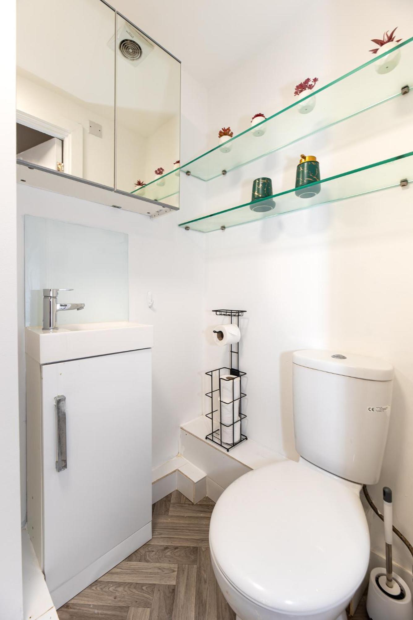 Small And Trendy Studio 3B London Exterior photo